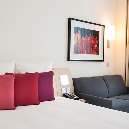 Novotel Abu Dhabi Al Bustan Exterior foto A room at the hotel