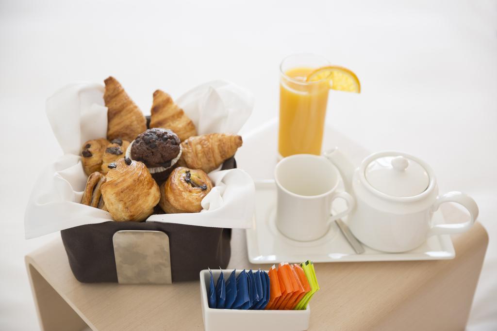 Novotel Abu Dhabi Al Bustan Exterior foto Breakfast